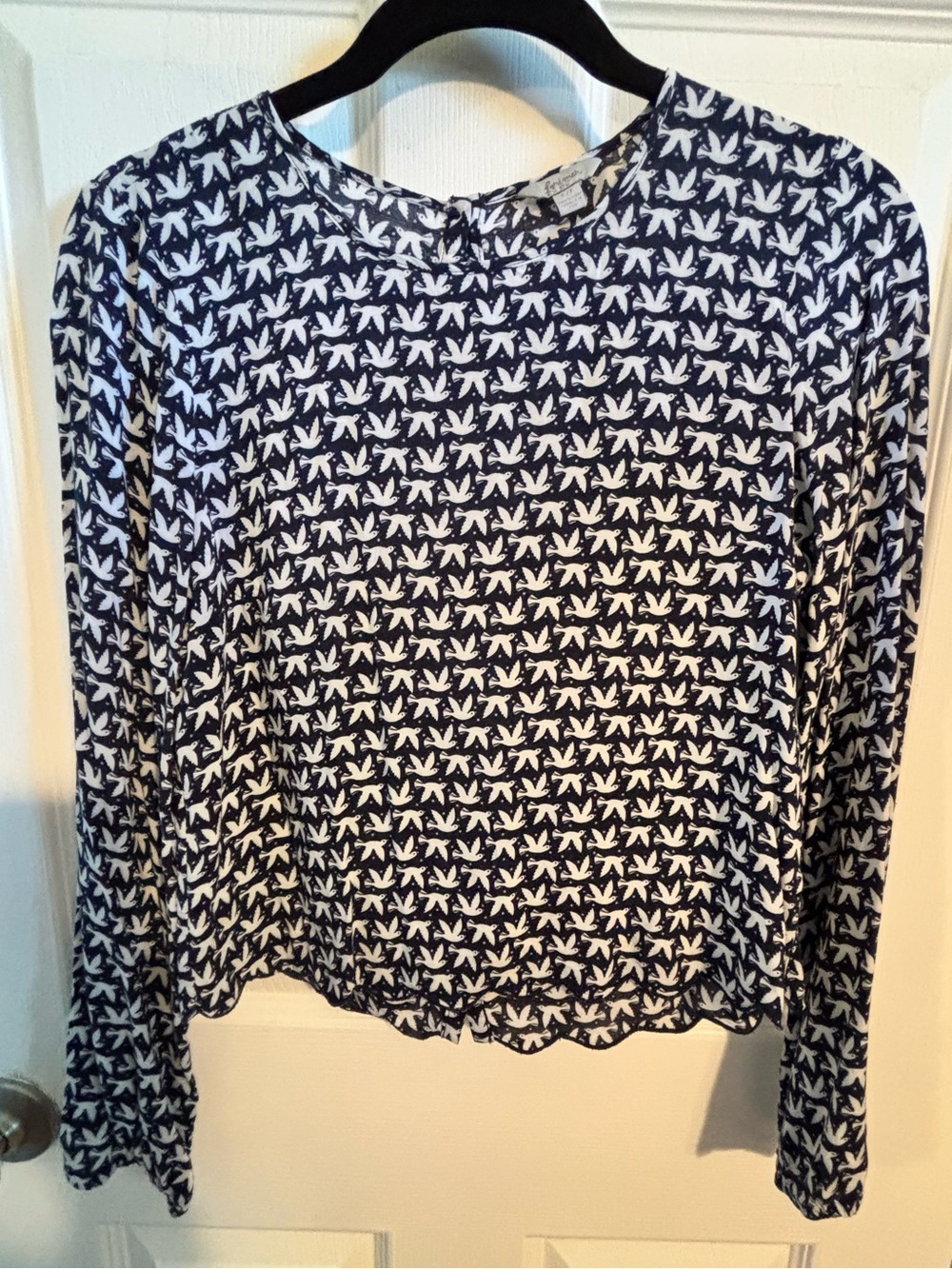 😍Lorimer NYC Women’s Navy and White Dove Printed Long-Sleeve Top Small Petite